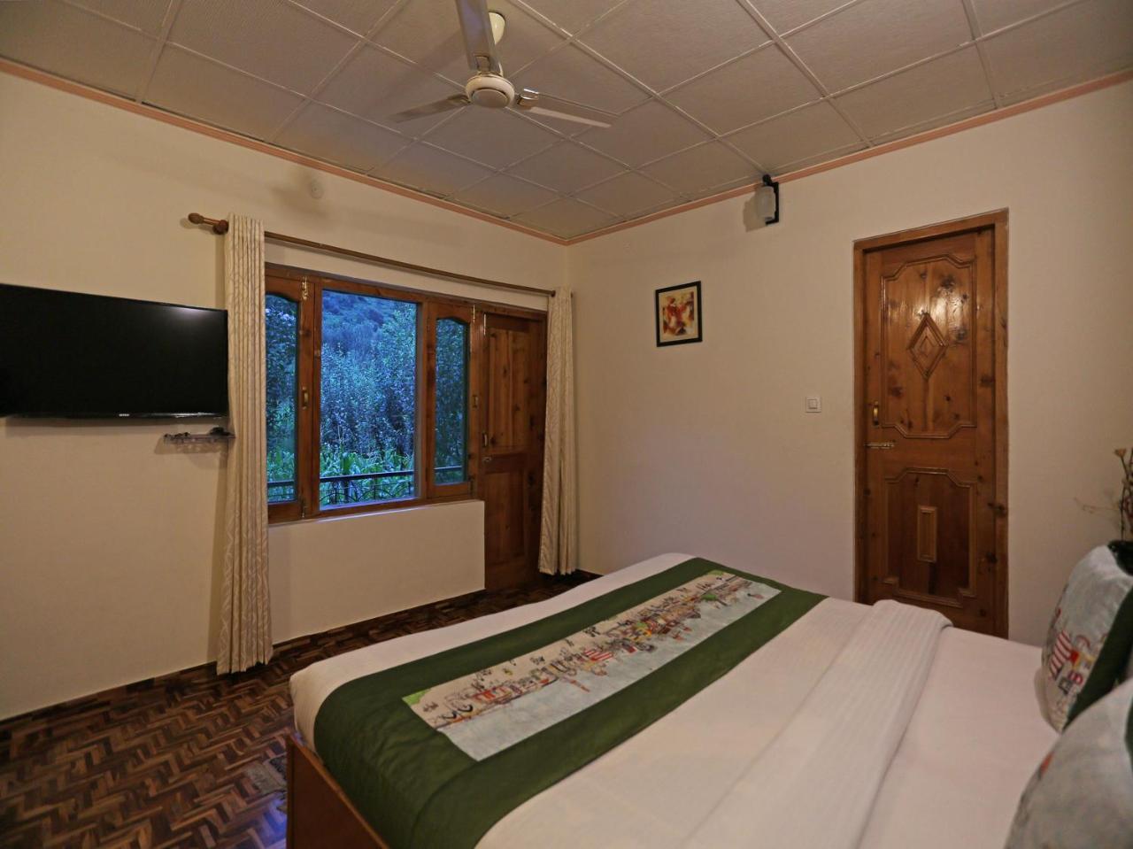 Oyo 7138 Acharya Cottage Манали Экстерьер фото