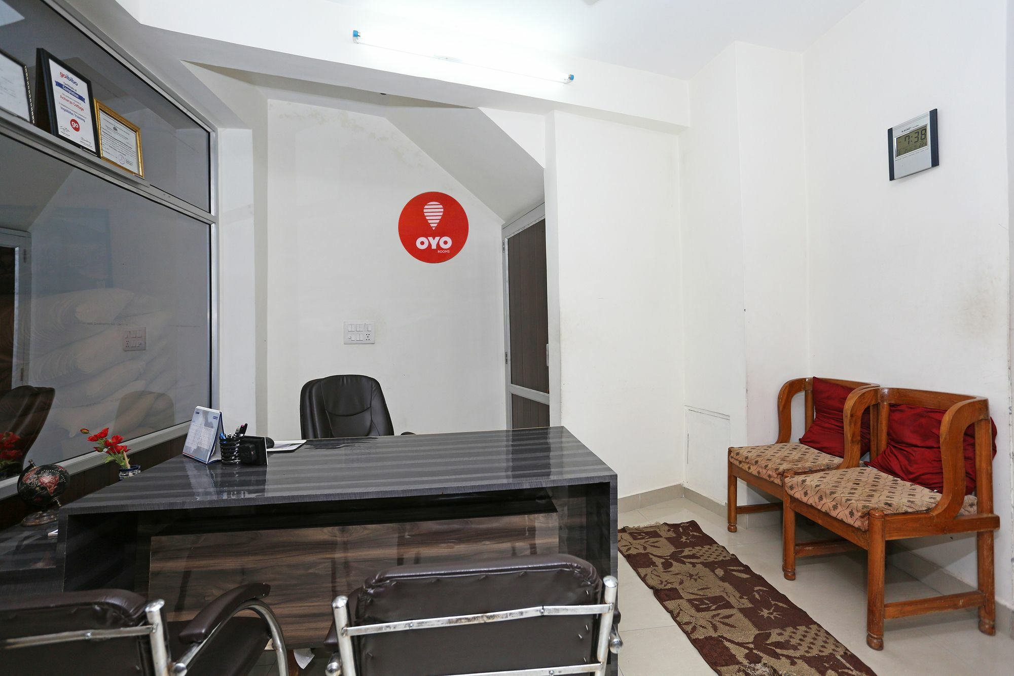 Oyo 7138 Acharya Cottage Манали Экстерьер фото