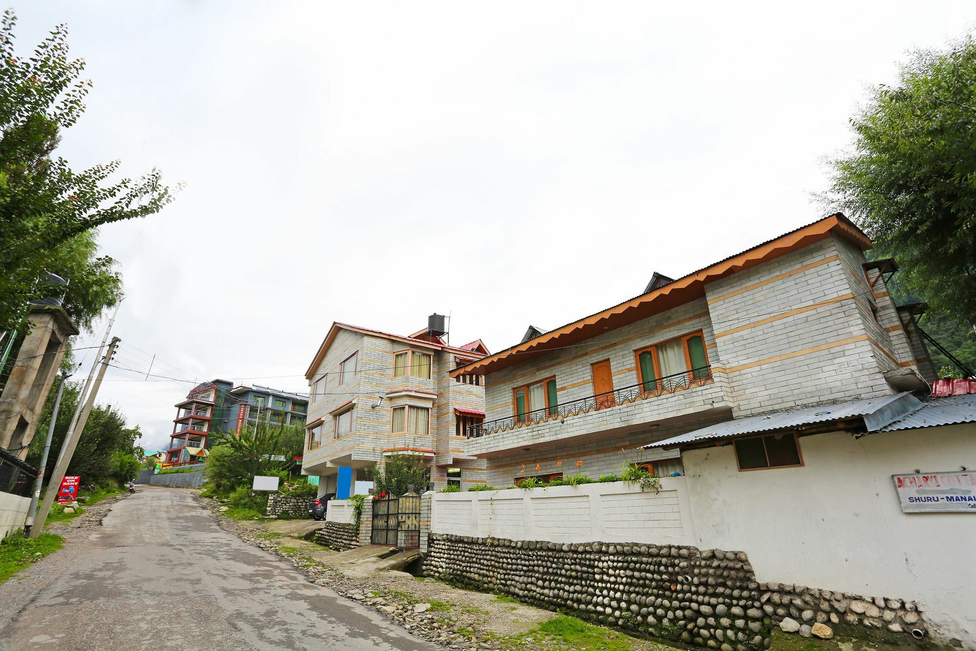 Oyo 7138 Acharya Cottage Манали Экстерьер фото